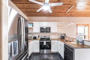 House, Multiple Beds, Kitchen (Paradise Azul) | Private kitchen | Fridge, microwave, oven, stovetop