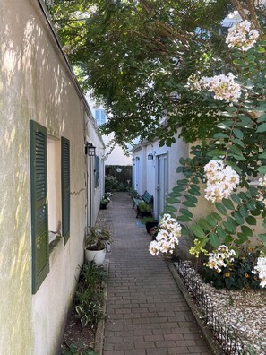 Property grounds - Turtle Cove Rehoboth Beach 2 Bdrm Parking Smll Dog (Rehoboth Beach)