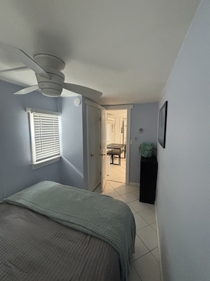 2 chambres, fer et planche à repasser, Wi-Fi gratuit, draps fournis
