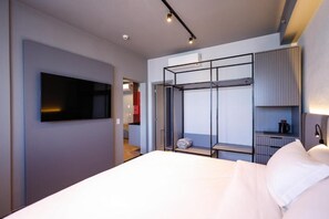 Family Double Room, City View | In-room safe, desk, laptop workspace, blackout drapes - Radisson RED Ibirapuera (Sao Paulo)