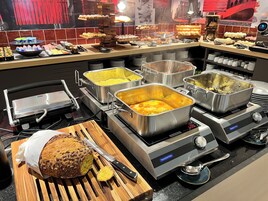 Colazione a buffet inclusa, servita tutte le mattine 