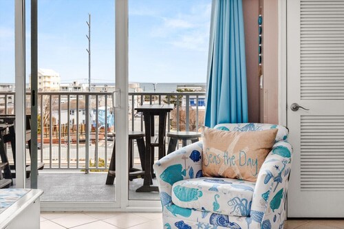 Coastal Horizon Haven @ Makai