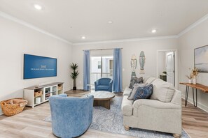 Smart TV, computer monitors