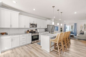 Fridge, microwave, oven, stovetop - Seaside Serenity Townhome (Ocean City)