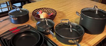 Charming fishing camp, 2-bedroom building with WiFi, AC in Cypremort Point.