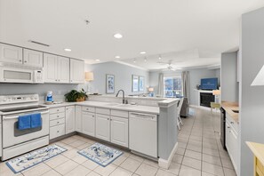 ثلاجة، ميكروويف، فرن، غسالة أطباق