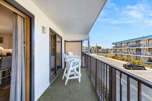 Outdoor dining - Sunchaser Shore Retreat (Ocean City)