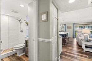 Shower, shampoo - Sunchaser Shore Retreat (Ocean City)