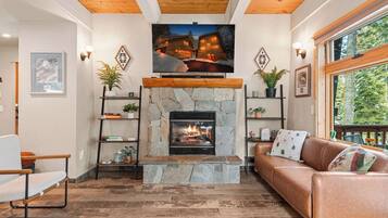 House, Multiple Beds, Hot Tub, Mountain View (Tahoe City Retreat) | Living area | 55-inch flat-screen TV with digital channels, fireplace