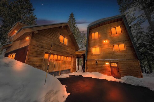 Tahoe City Retreat For 8!