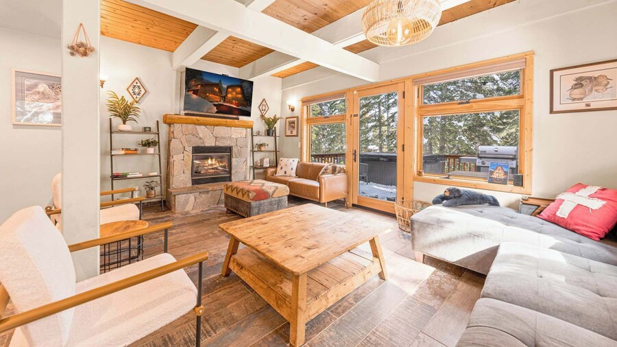 Tahoe City Retreat For 8!