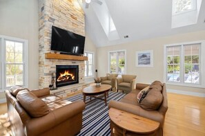 TV connectée, cheminée