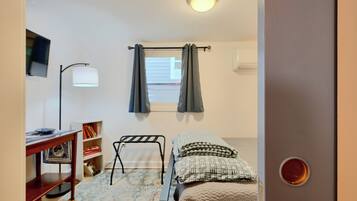 2 bedrooms, iron/ironing board, free WiFi, bed sheets