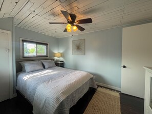 3 室のベッドルーム、アイロン / アイロン台、WiFi、ベッドシーツ