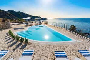 Pool - Villa Belle Giardini Naxos (Giardini Naxos)