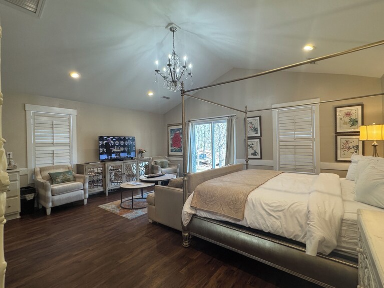 Luxury Lodging, Lakefront View, King Bed W/private Bath, Private Patio. - White Lake, NC