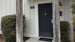 Exterior detail - Luxury Lodging, Lakefront View, King Bed w/Private Bath, Private Patio. (Elizabethtown)