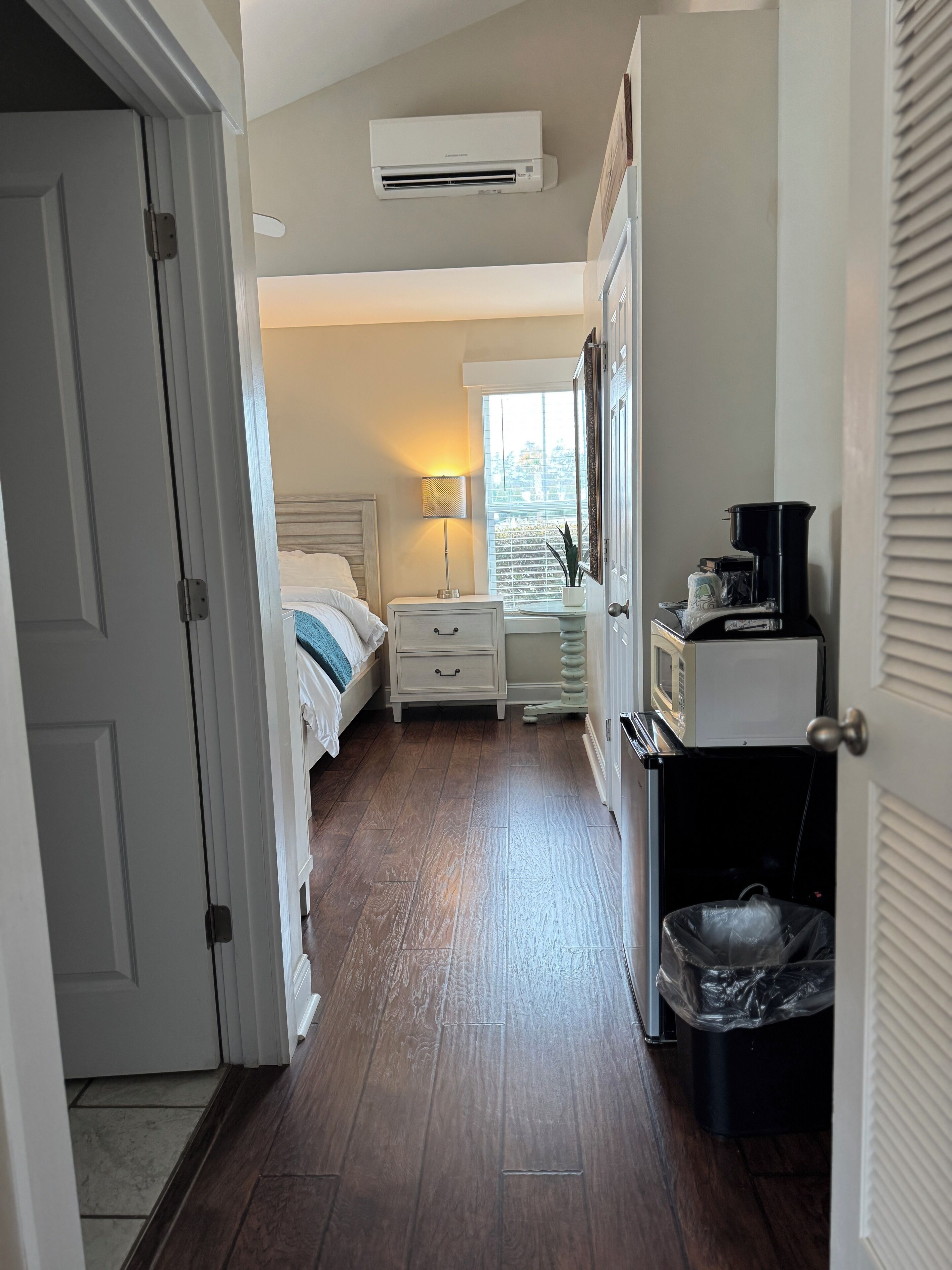 1 habitación, tabla de planchar con plancha, wifi gratis y ropa de cama 