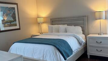 1 slaapkamer, een strijkplank/strijkijzer, gratis wifi, beddengoed