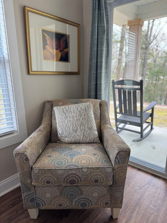 Luxury Lodging, Lakefront View , 2 Queen Bed W/private Bath, Private Patio. - North Carolina