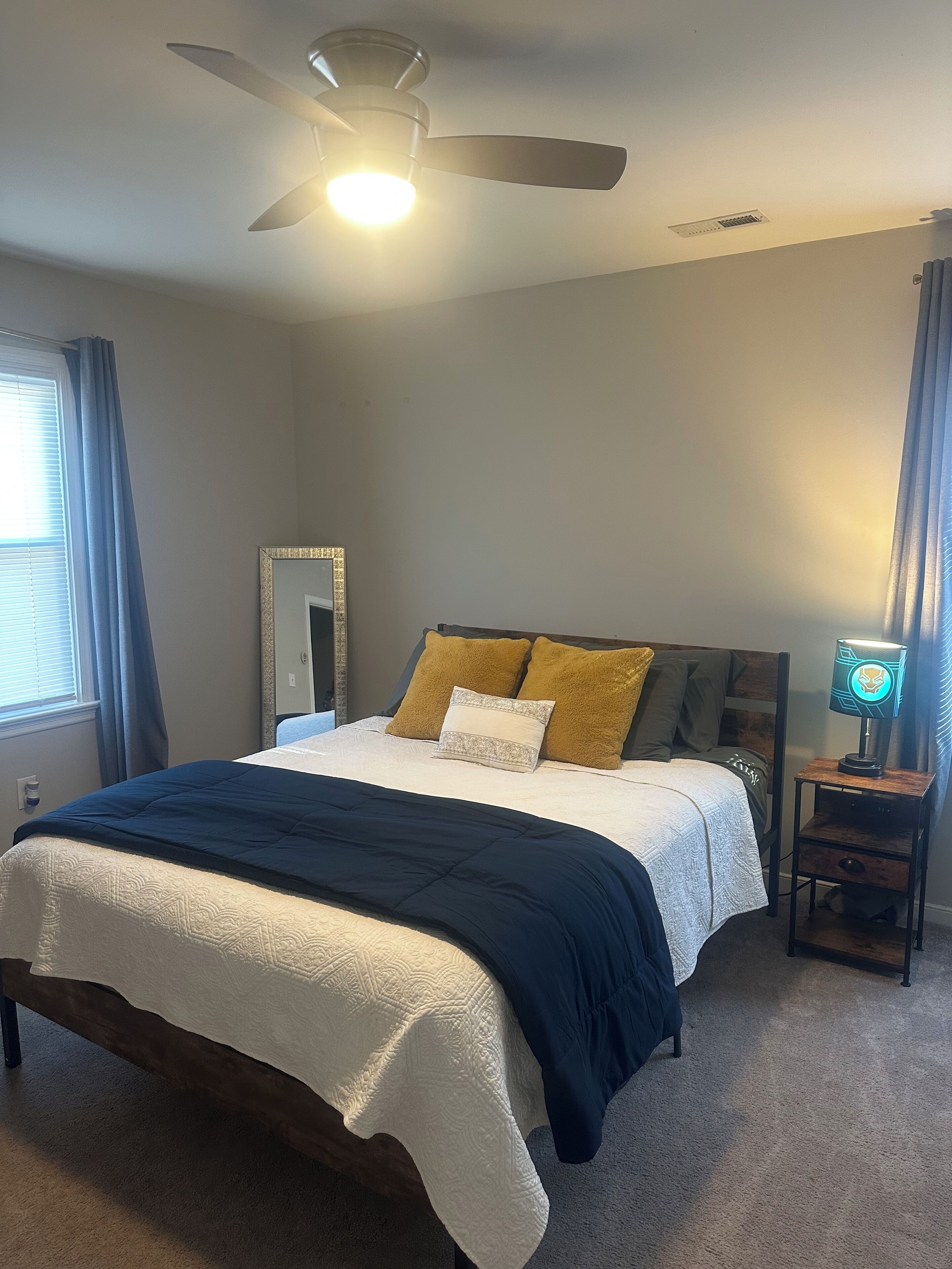 3 chambres, fer et planche à repasser, Wi-Fi, draps fournis