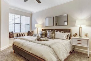 1 soveværelse, strygejern/strygebræt, sengetøj