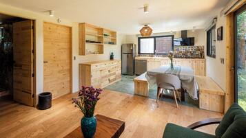 Bungalow Design - 2 sovrum - kök - utsikt mot trÀdgÄrden | Utsikt frÄn rummet