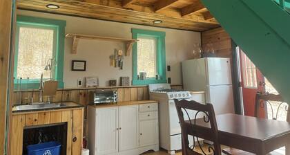 Acorn Hill Cabin in Jeffersonville