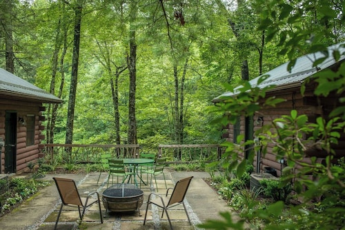 Emerald Lake Cabin - Fishing - Couples - Lakefront - Cozy