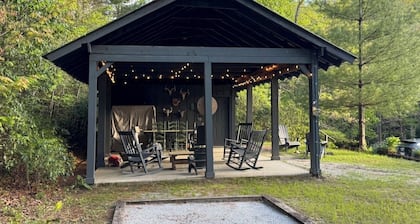Emerald Lake Cabin - Fishing - Couples - Lakefront - Cozy