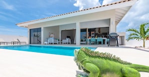 Piscine extérieure