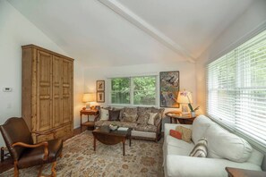 Smart TV, ping pong - Emerald Lake Cottage - Families - Fishing - Biking (Cedar Mountain)