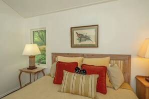 2 bedrooms, WiFi, bed sheets - Emerald Lake Cottage - Families - Fishing - Biking (Cedar Mountain)