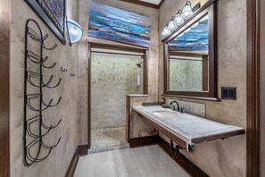 Ferienhaus, 1 King-Bett, Whirlpool, Bergblick | Badezimmer