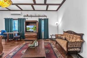 Ferienhaus, 1 King-Bett, Whirlpool (2646 Goehmann Ln- Ri) | Wohnbereich