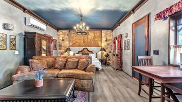 独立别墅, 1 张特大床和 1 张沙发床, 热水浴缸 (2646 Goehmann Ln- Vi) | 住宿内部