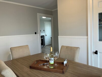 2-Bedroom Apt Near UNH, Portsmouth! - Parking, Full Kitchen, Free Wine!