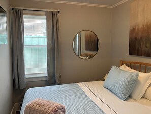 2 bedrooms, iron/ironing board, travel cot, free WiFi