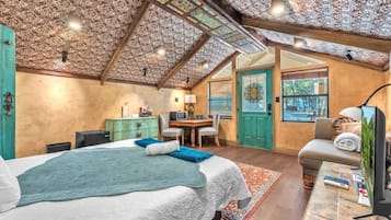 Casa, varias camas, bañera de hidromasaje (2646 Goehmann Ln Cmb) | 6 dormitorios, decoración individual, mobiliario individual