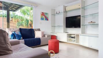 Casa luxo, 4 quartos, piscina particular | Área de estar