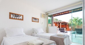 Maison Deluxe, 4 chambres, piscine privée | 4 chambres, décoration personnalisée, ameublement personnalisé