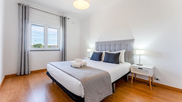 3 bedrooms, iron/ironing board, travel crib, free WiFi