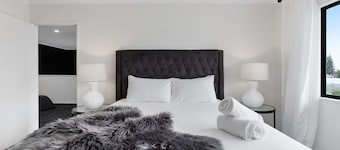 Chic Modern 2BR Heart of Manukau