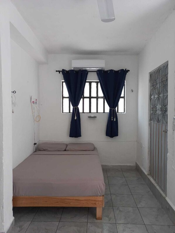 1 chambre, fer et planche à repasser, Wi-Fi, draps fournis