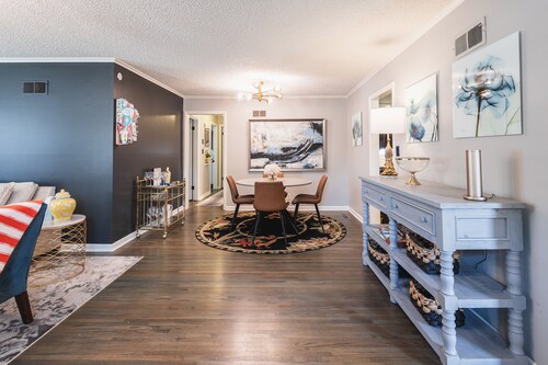 T-Town Bougie Trendy & Fun! Blocks from Expo square!