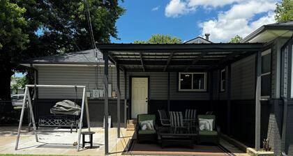 Renovated Mid Century Modern Charmer by Expo Square Fairgrounds and waterpark!