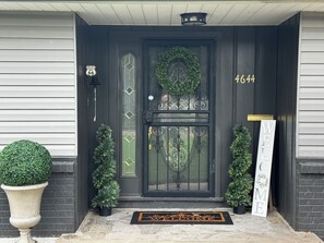 Exterior detail - T-Town Bougie Trendy & Fun! Blocks from Expo square! (Tulsa)