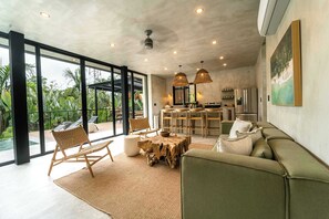 Interior - New Private 4BR Luxury Tree House with slide (Quepos)