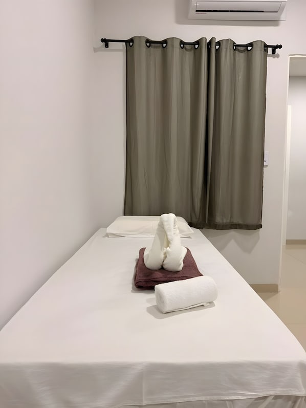 Quarto triplo | Wi-Fi de cortesia, roupa de cama