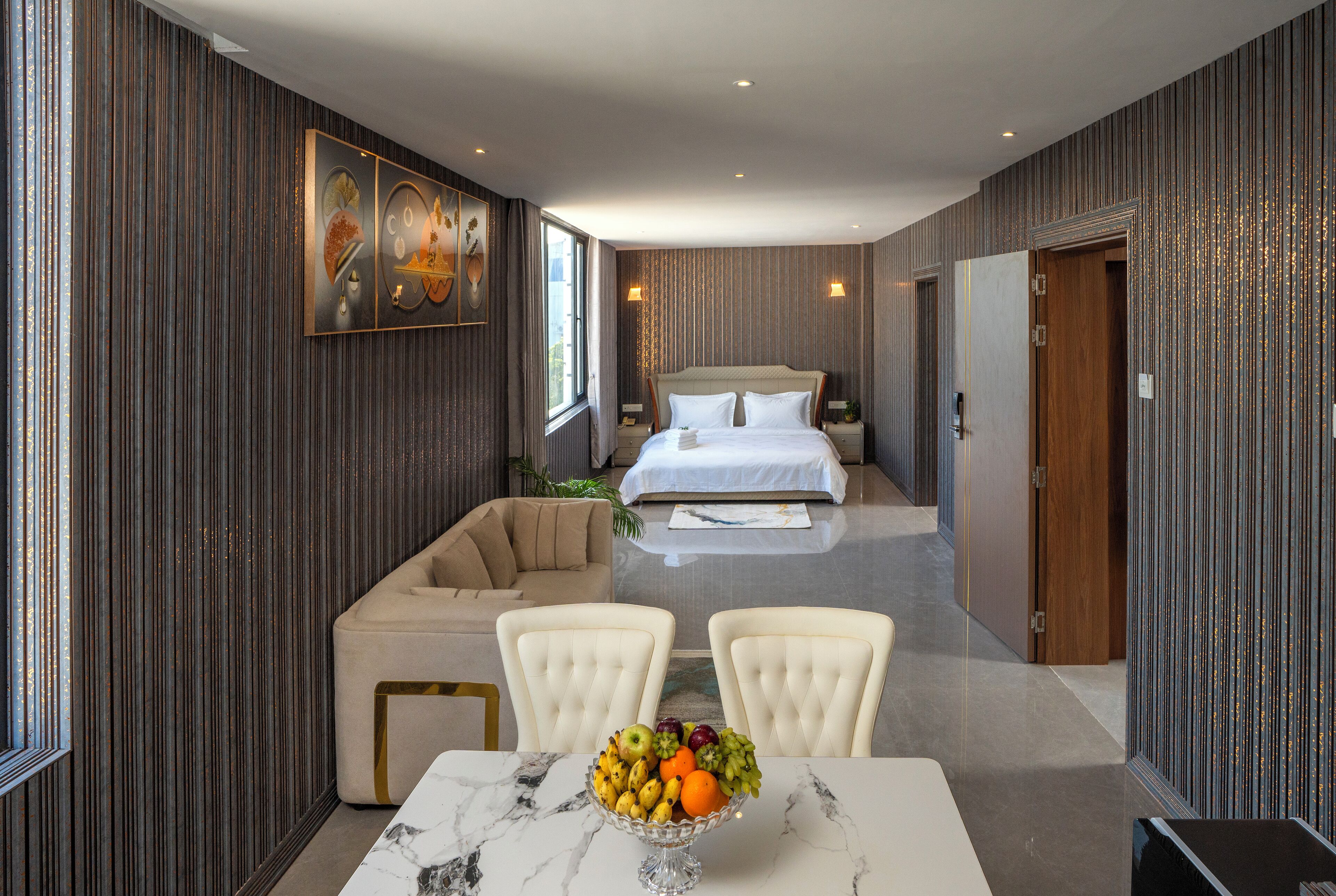 Phòng Suite dành cho gia đình, quang cảnh biển | Bộ trải giường bằng vải cotton Ai Cập, bộ đồ giường cao cấp, bàn 